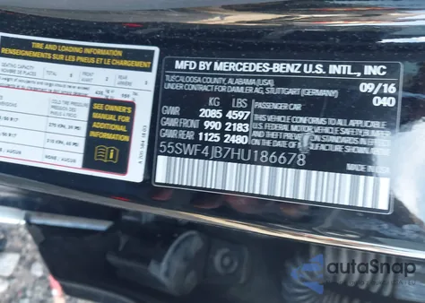 2017 Mercedes-Benz C 300 z USA, uszkodzony, nr VIN 55SWF4JB7HU186678